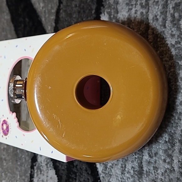 PINK SPRINKLE DONUT ๐ฉ 10-OZ STAINLESS STEEL TRAVEL FLASK - Picture 4 of 13